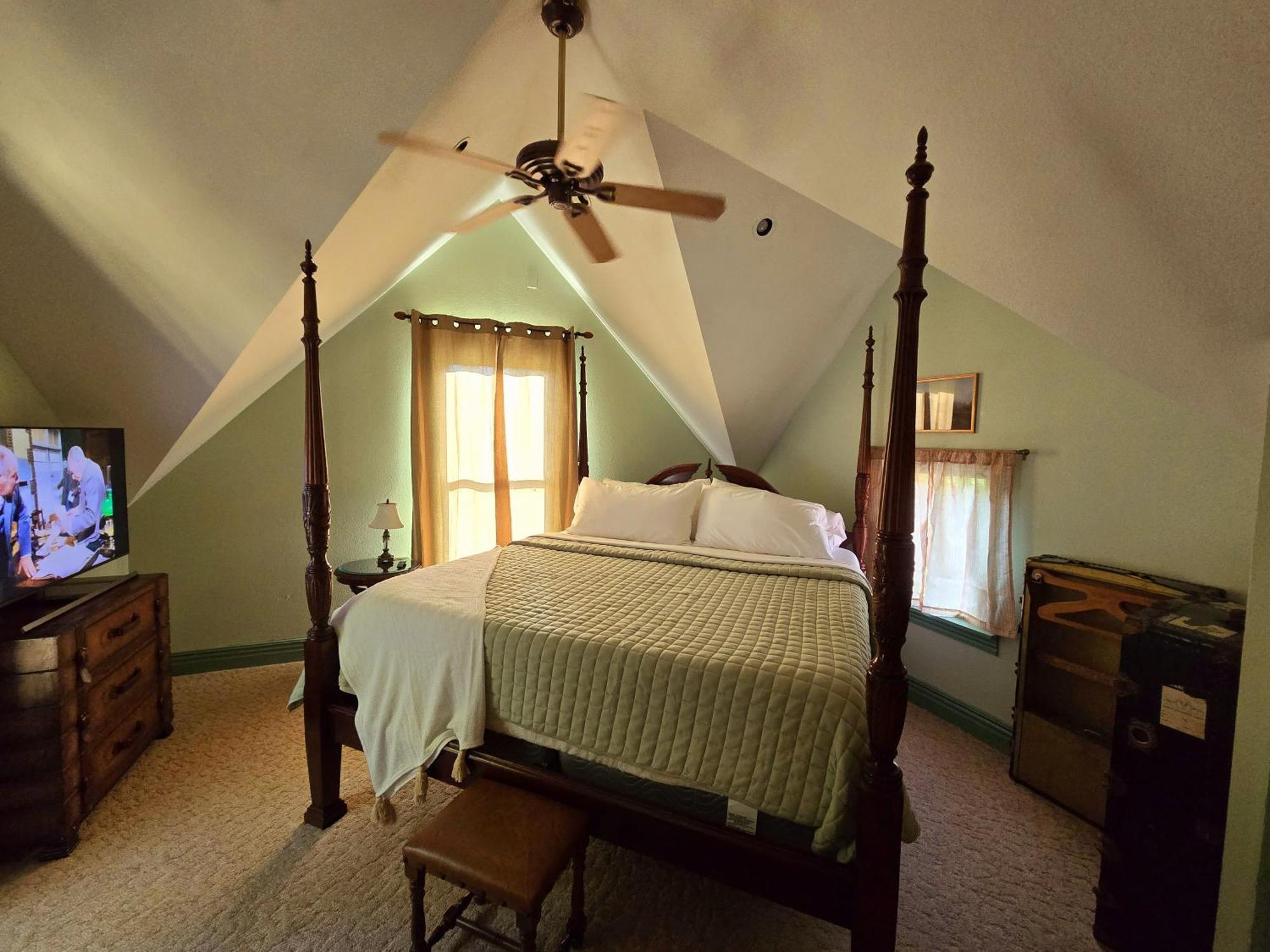 The 1883 Peabody House Bed & Breakfast Eureka Springs Exterior photo
